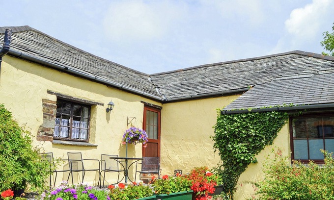 Hartland Cottage | WINDBURY COTTAGE, pet friendly, character holiday cottage in Hartland