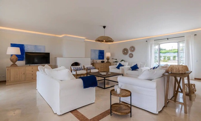 Colares Villa | Windmill Beachfront Villa