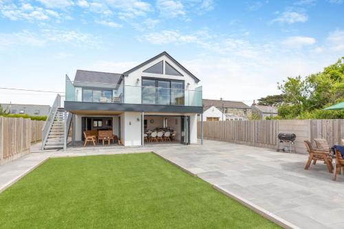Trevone House | Windmill View - Trevone