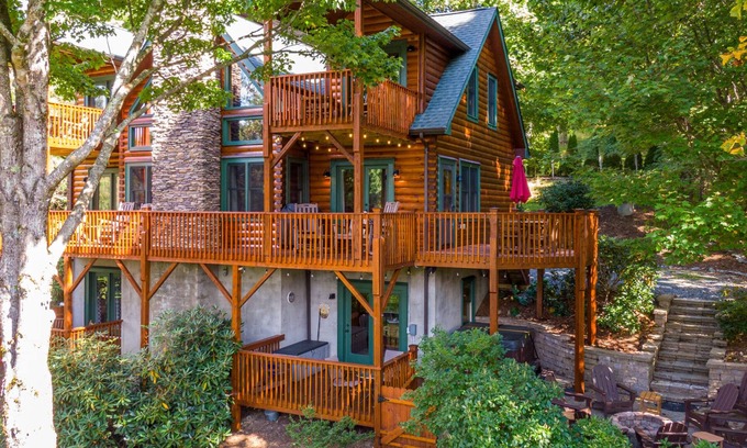 Boone Cabin | Windswept Vistas -Pet Friendly, 5-min from ASU, Hot Tub, Views