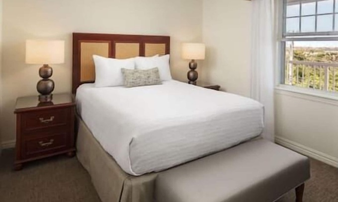 Key West Resort | Windward Point Beachfront Resort, Hot Tub, Pool