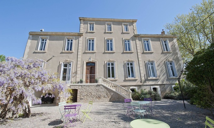 Canet House | Wine Chateaux- South Of France 9 beds Sleeps 14-18 Heated Pool Garden Beaches Nr