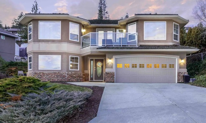 Central Okanagan House | Wine Trail Full Suite with Private Entrance, Patio and Views!