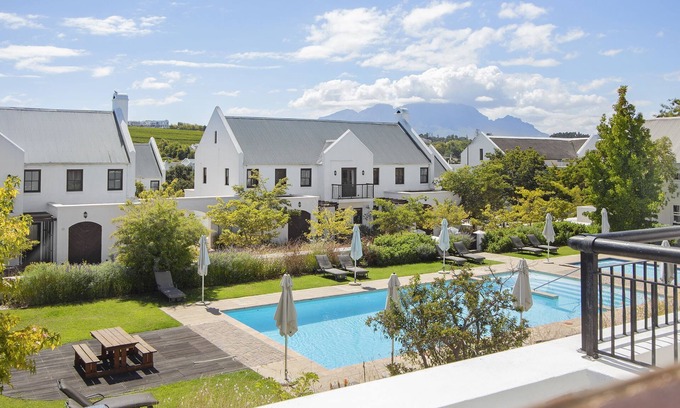 Stellenbosch House | Winelands Golf Lodges 17