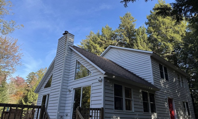 Stratton and Bromley Ski Areas House | Winhall Woodland House | Winhall Home w/large deck - near Stratton & Bromley