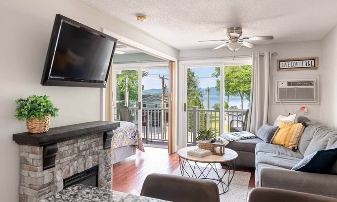 Gilford Resort | Winnipesaukee Condo near Gunstock and BNH Pavillion