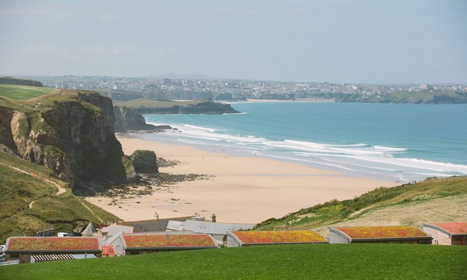 Newquay House | Winnow - sleeps 10 guests in 4 bedrooms