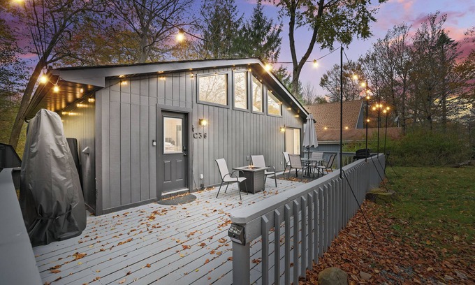 Tobyhanna Cabin | Winter Escape/Fireplace/Firepit/Relaxing