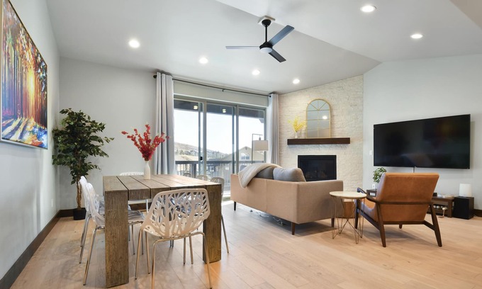 Park City House | Winter specials: Bright, Modern Retreat with Hot Tub +Game Room sleeps 12.