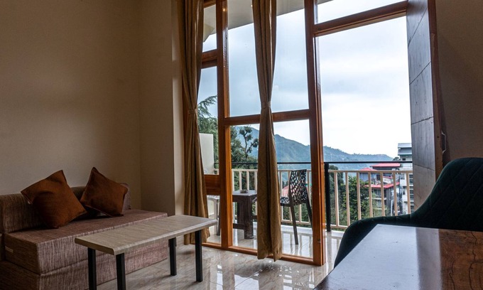Bhagsu Nag Hotel | Winter Stone