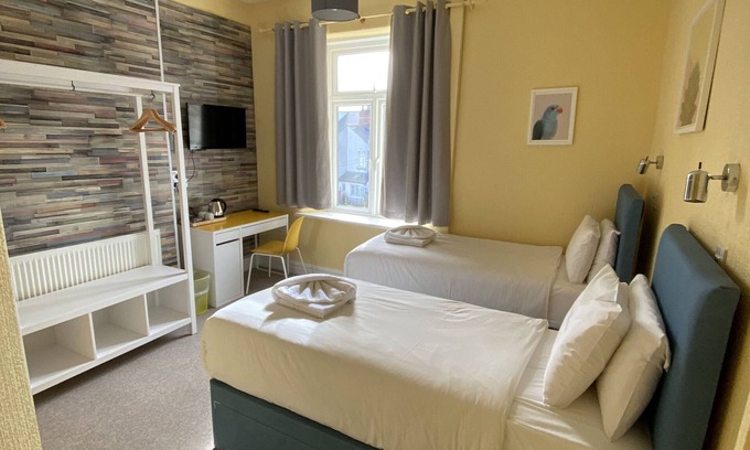 Riverside House | WiseStay