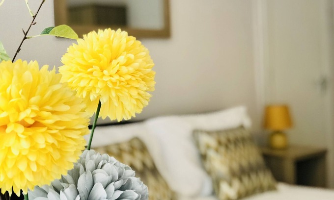 Crewe House | Wistaston B1 by YourStays