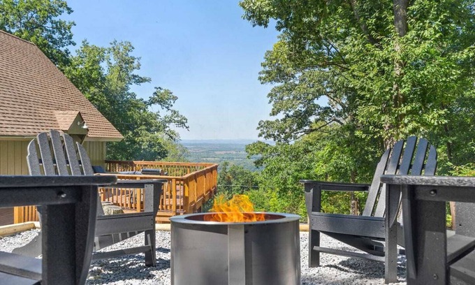 Kabletown Cabin | Wolf Den - Airy Cabin w/Hot Tub & Valley Views!