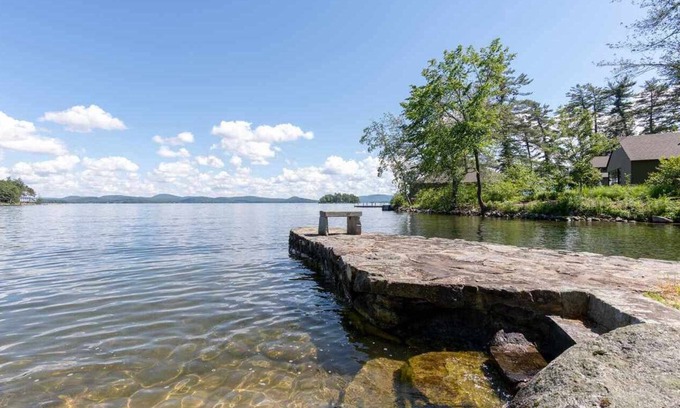 Wolfeboro House | Wolfeboro: lakehouse & separate guest house on Lake Winnipesaukee. Sleeps 8