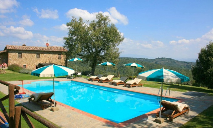 Civitella in Val di Chiana Villa | Wonderful private villa with private pool, WIFI, TV, pets allowed and parking, close to Arezzo