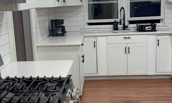 North Brunswick Apartment | Wonderful 3-bedroom apartment non smoking in North Brunswick Township with AC