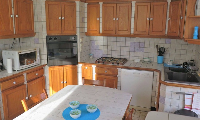 Saint-Rabier Villa | Wonderful private villa for 4 people with WIFI, A/C, TV, terrace, pets allowed and parking