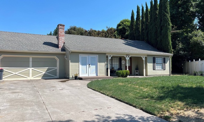 Medford House | Wonderful 3-bedroom house in terrific East Medford location on a cul-de-sac