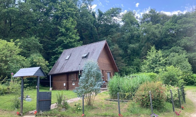 Belle-Isle-en-Terre Ski Chalet | Wonderful 3-bedroom chalet on a seasonal campsite in the forest