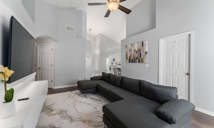 Crystal Cove House | Wonderful 4BD Home Toy Story and Mickey Room with Pool