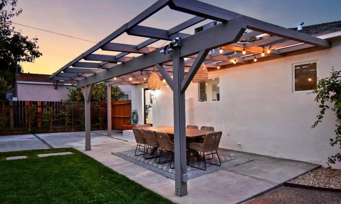 Van Nuys House | Wonderful 4BR Home with Jacuzzi near Universal