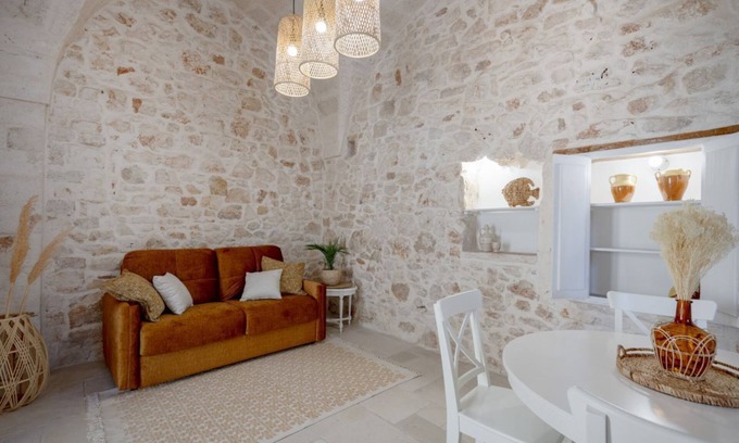 Conversano Apartment | Wonderful apartment of about 40 sqm, able to accommodate up to 4 people, located on the first and second floor of a building (NO elevator - several internal and external steps to climb).The property is located in Conversano, in the province of Bari, know