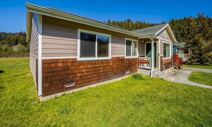 Orick Cabin | Wonderful Cabin Near the Coast with Free WiFi & Gas Grill - Perfect for Families