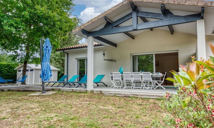 Grayan-Et-L'Hopital Villa | Wonderful private villa for 6 guests with WIFI, TV and terrace