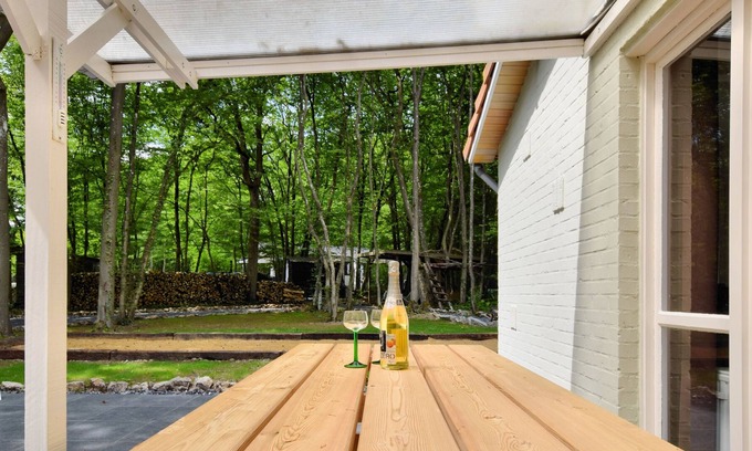 Sevry House | Wonderful Holiday Home in Beauaring with Sauna