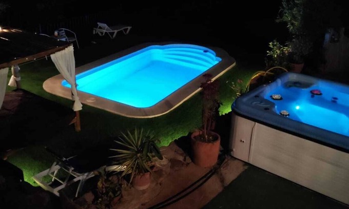 Alcaucin Cottage | Wonderful house with amazing Jacuzzi, 20 'beach and fantastic mountain views
