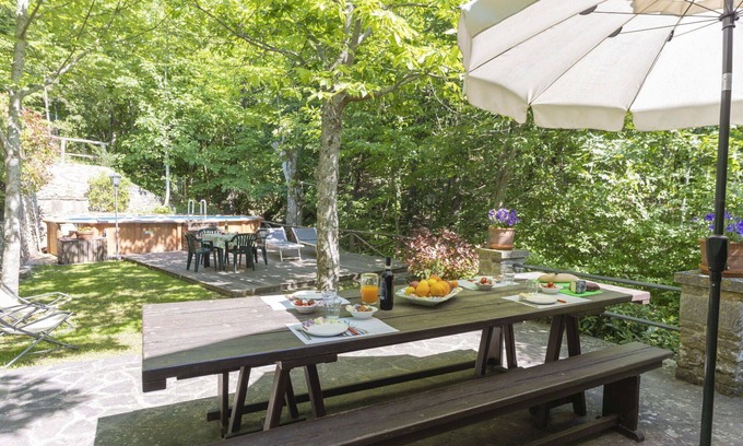 Cortona House | Wonderful private villa for 4 people with private pool, TV, patio and pets allowed