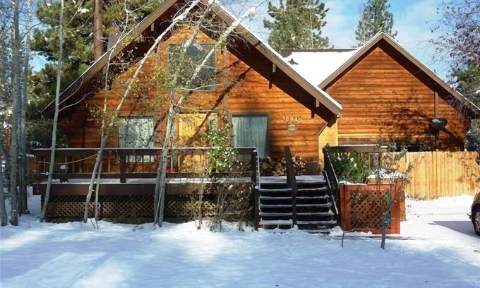 Truckee Cabin | Wonderful Mountain Cabin at a Great Price! Sleeps 9