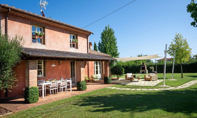 Colle di Compito Villa | Wonderful private villa for 4 people with WIFI, private pool, A/C, TV and veranda, close to Lucca