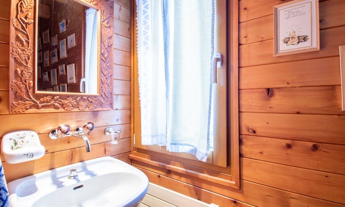 Champoussin House | Wonderful private villa for 7 guests with WIFI, TV and terrace