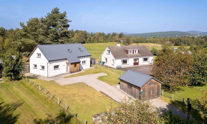 Nethy Bridge House | Wonderful private villa for 6 guests with WIFI, TV, patio, pets allowed and parking