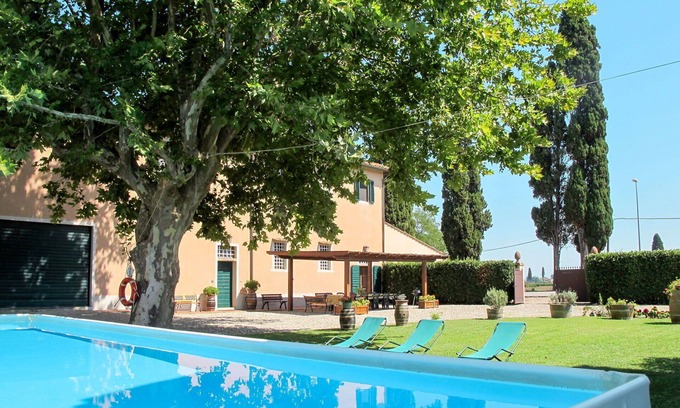 San Miniato House | Wonderful private villa for 13 people with WIFI, private pool, TV, patio, pets allowed and parking