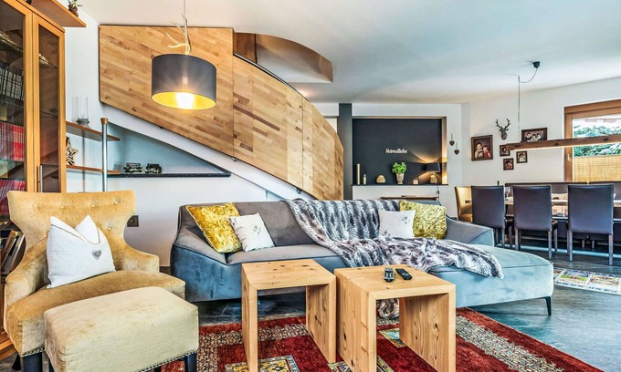 Eckartau Villa | Wonderful private villa for 12 people with WIFI, TV, patio and parking