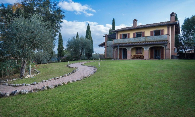 Selvatelle Villa | Wonderful private villa with hot tub, A/C, private pool, WIFI, TV, balcony, pets allowed and par.