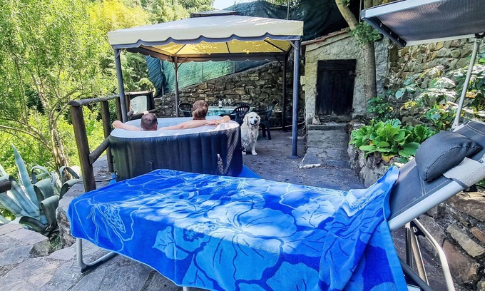 Montorgiali House | Wonderful private villa for 5 people with hot tub, A/C, WIFI, TV, patio, pets allowed and parking