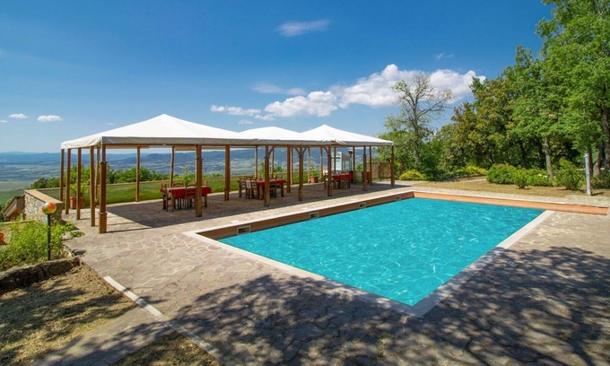 Seggiano Villa | Wonderful private villa for 26 guests with WIFI, private pool, patio, pets allowed and parking