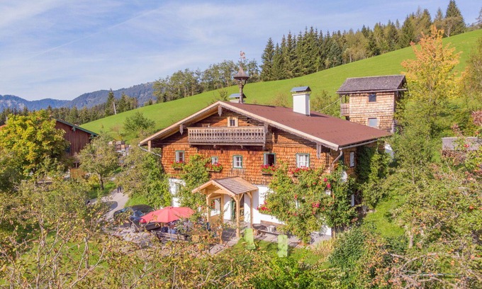 Abtenau Villa | Wonderful private villa for 12 people with WIFI and TV