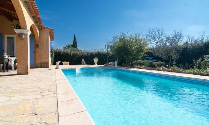Regusse House | Wonderful private villa for 4 guests with private pool, TV, terrace and parking