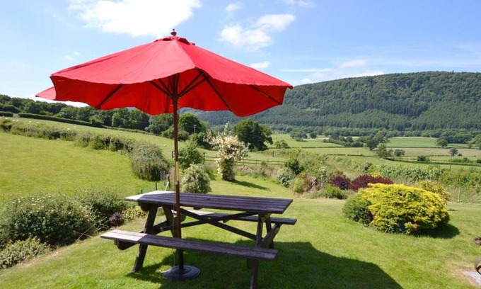 Llanrwst House | Wonderful private villa for 5 guests with WIFI, TV, panoramic view and parking