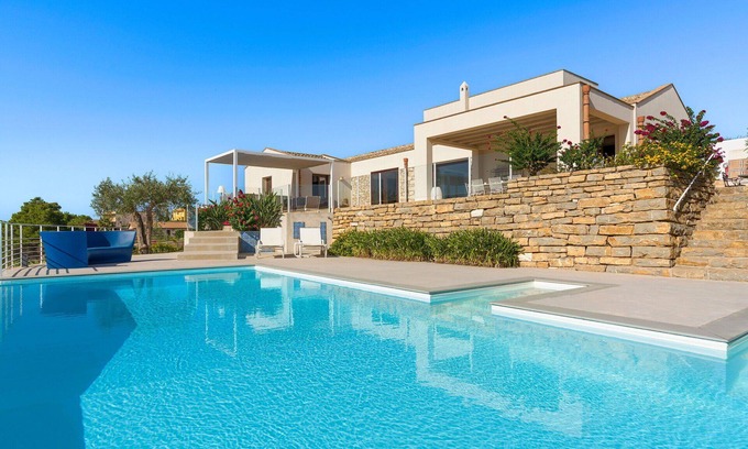 Buseto Palizzolo Villa | Wonderful private villa for 8 guests with WIFI, A/C, private pool, TV, terrace and panoramic view