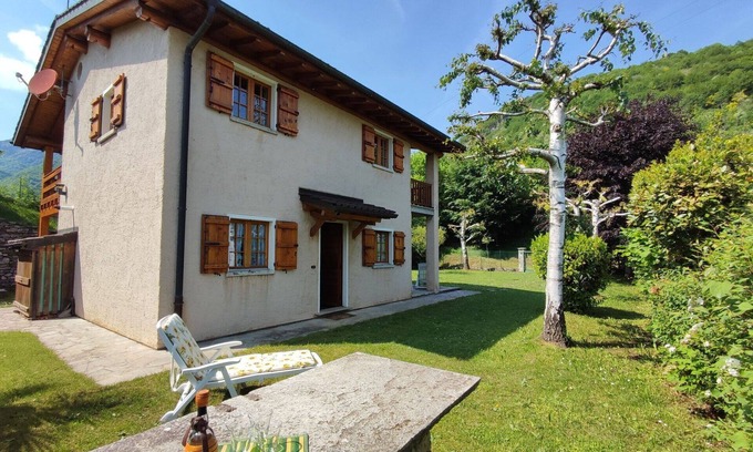 Corrido House | Wonderful private villa for 8 guests with WIFI, TV, patio and pets allowed