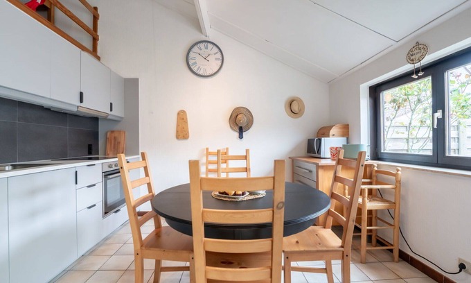 Bredene House | Wonderful private villa for 5 guests with WIFI, TV, terrace and pets allowed