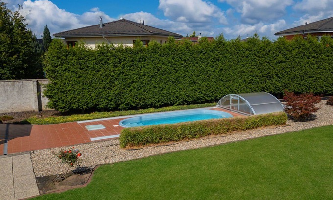 Dolni Chabry Villa | Wonderful private villa for 8 people with private pool, WIFI, TV and terrace