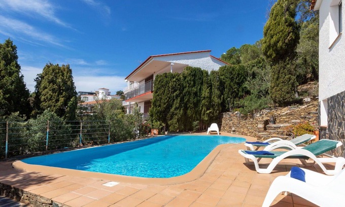 Llanca House | Wonderful private villa for 10 people with private pool, WIFI, TV, terrace, pets allowed and par.