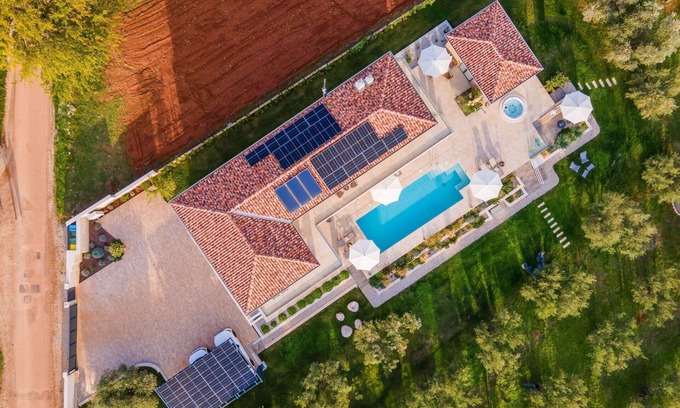 Kastelir-Labinci Villa | Wonderful private villa for 8 guests with A/C, WIFI, private pool, hot tub, TV, terrace and park.