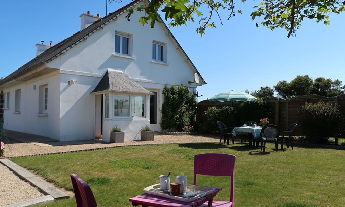 Pleubian House | Wonderful private villa for 4 guests with WIFI, TV and pets allowed